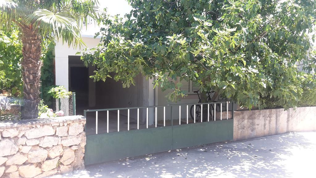 Apartment Damira Водице Екстер'єр фото