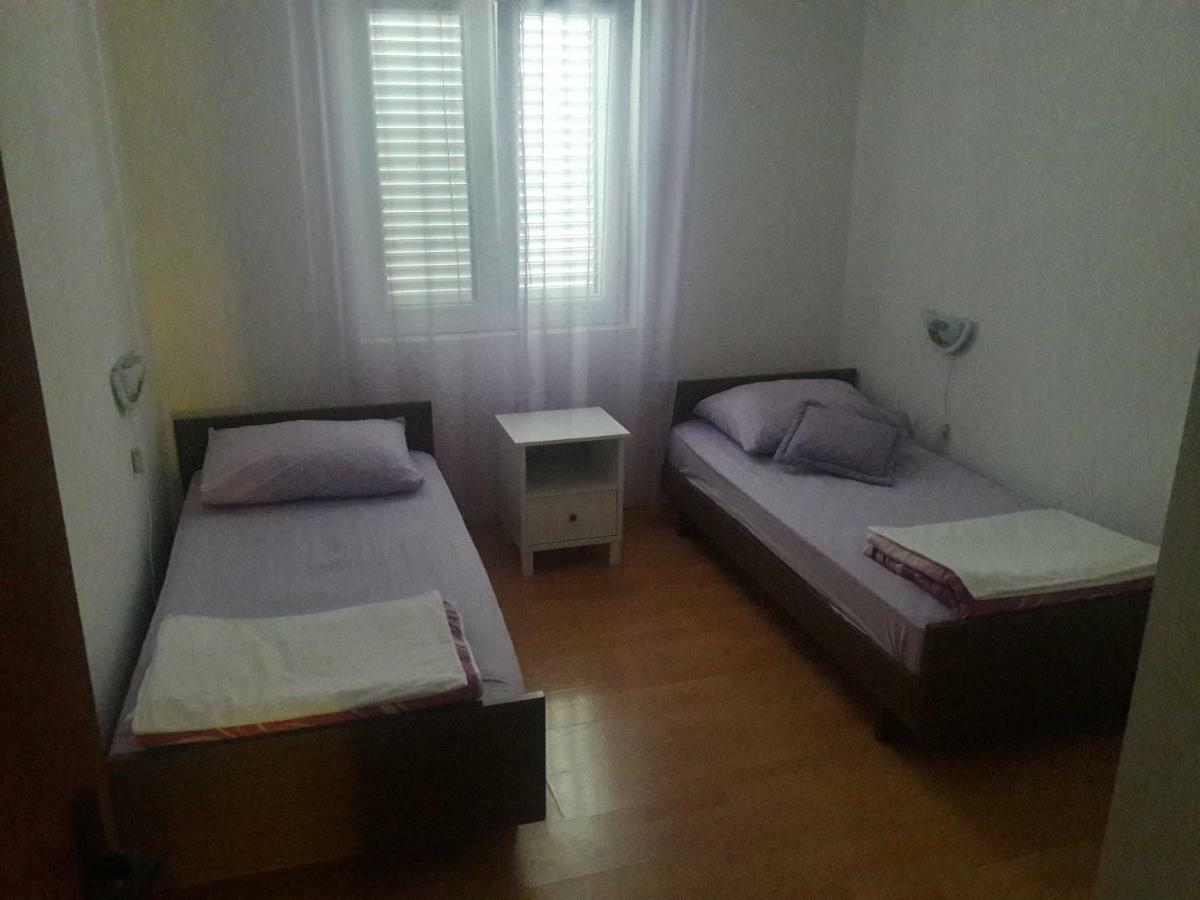 Apartment Damira Водице Екстер'єр фото